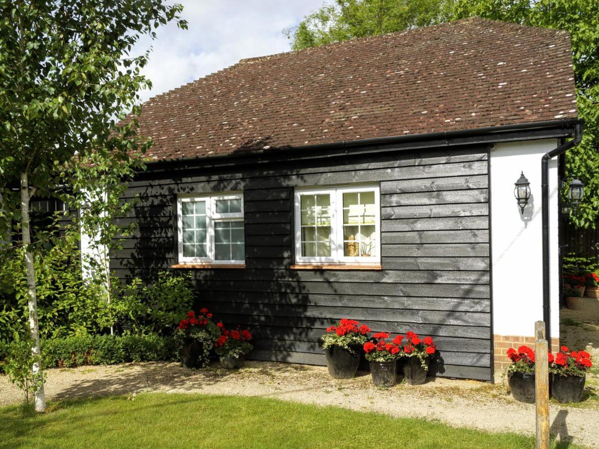 The Walnut, Meopham - A Private Retreat Rural Location Villa ภายนอก รูปภาพ